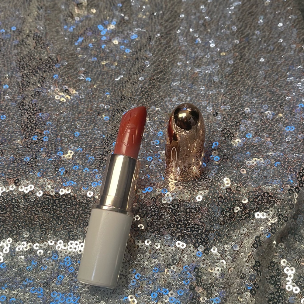 MAC cosmetics x Rihanna LIMITED EDITION lip stick. Bad girl Riri BNWOB